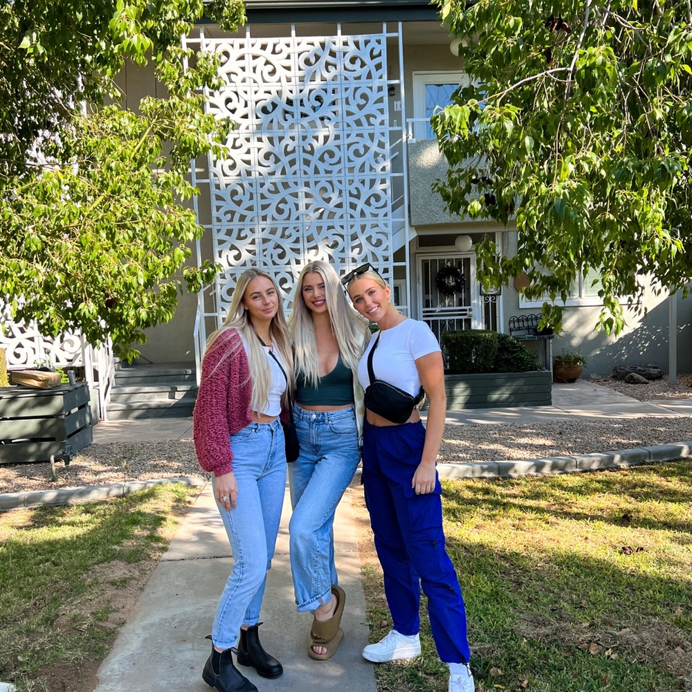 Blue Pants - Picture 3 of 4